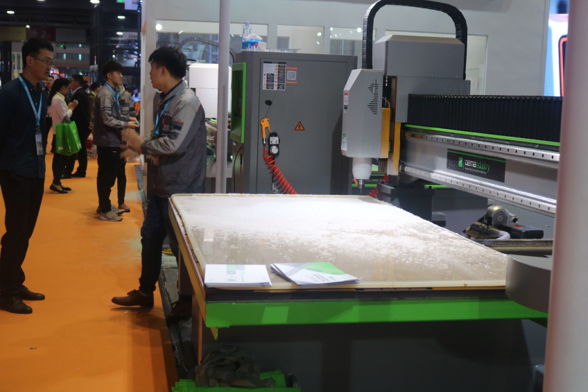 得馬廣告雕刻機介紹