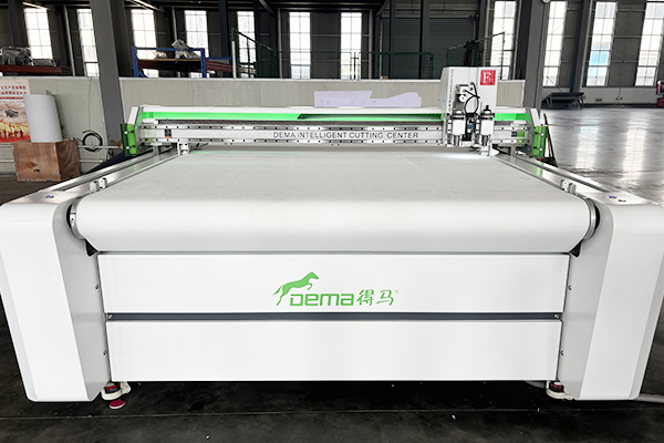 得馬高速裁切機F11